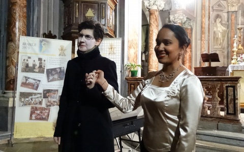 Suma e Raffaella applauso finale